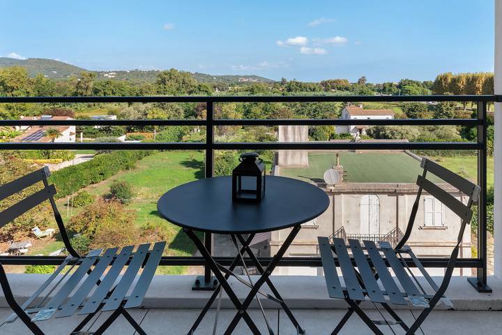 Appartamento intero, Appartamento "Vista mare, balcone, aria condizionata" con Wi-Fi e vista panoramica in Moriani-Plage, Corte e dintorni