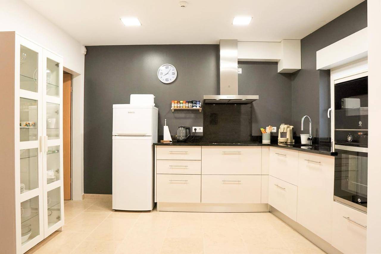 Three-Bedroom House in Marinha Grande, Leiria distrito