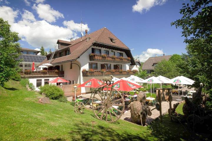 Gästehaus, mit Balkon und Terrasse sowie Garten