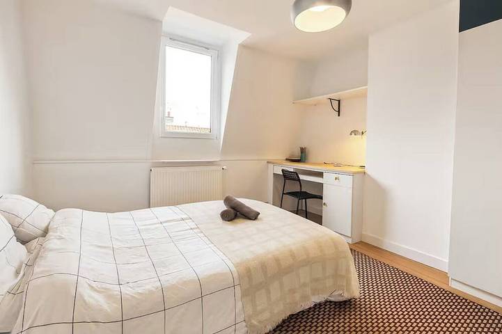 Large house ideal for groups or families! 13 people near Lille in Ronchin, Lille region