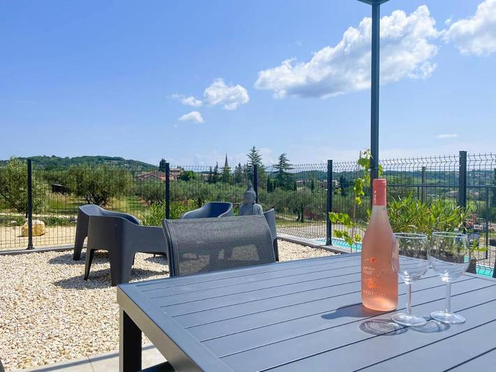 Location de vacances pour 4 personnes, avec vue ainsi que jardin et piscine à Vagnas - 4