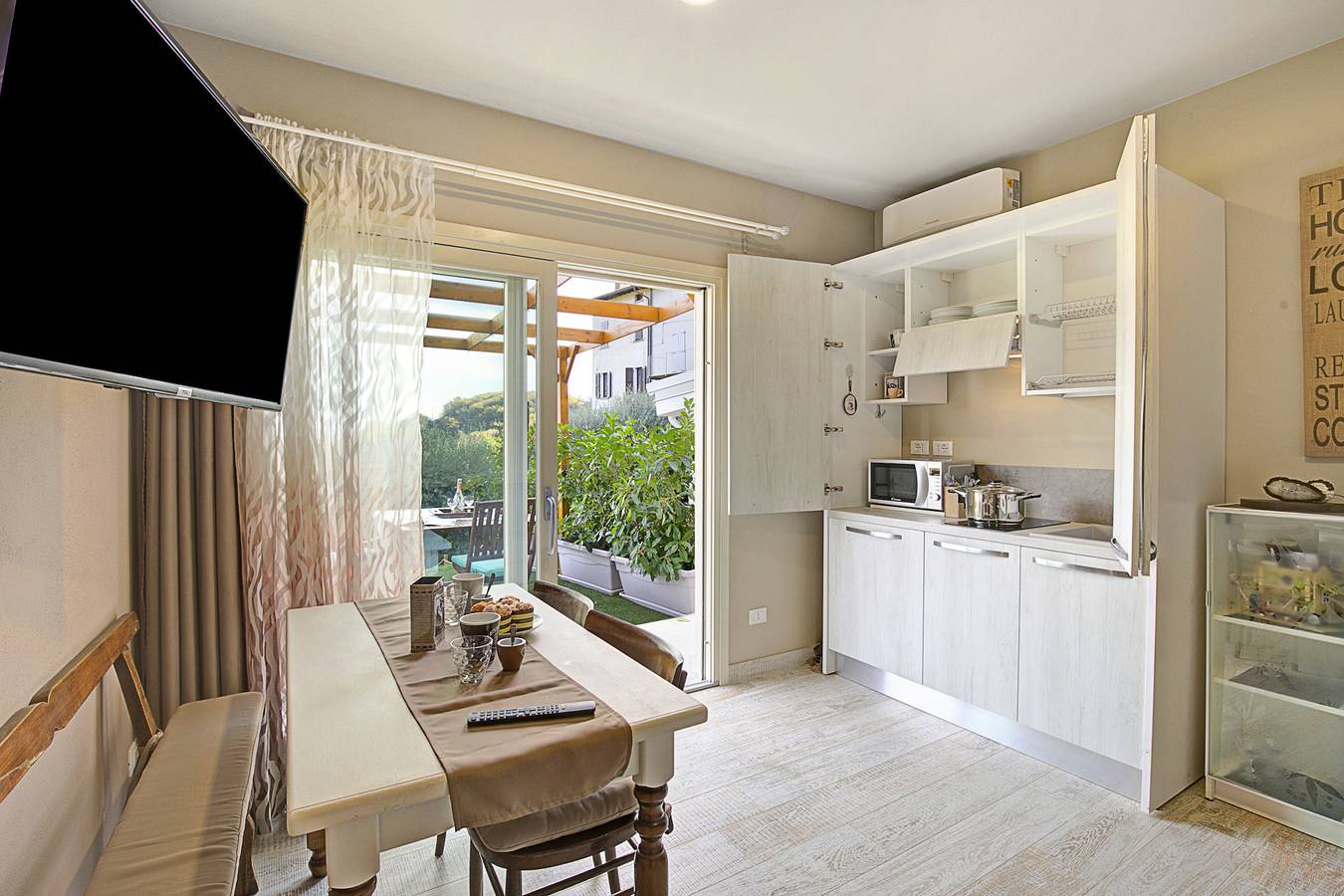 Apartamento entero, Caffè Priscilla House parking & lakeview in Saló, Montañas Garda