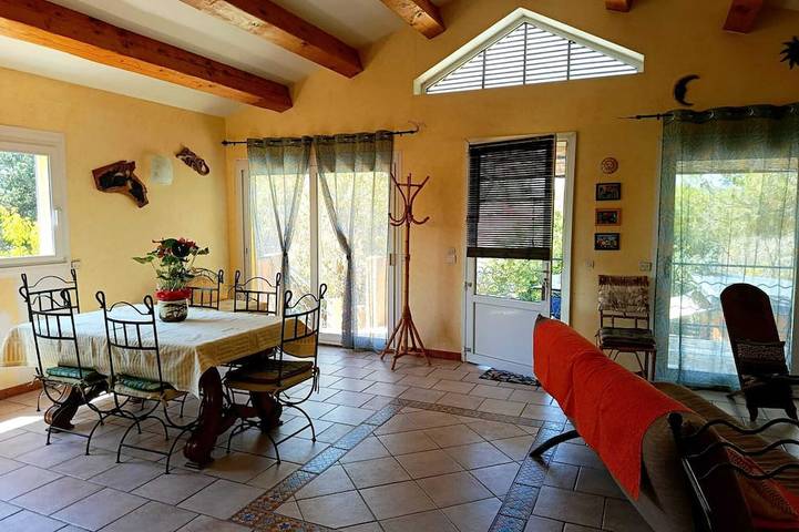 Location de vacances pour 4 personnes, avec Jardin à Tourbes