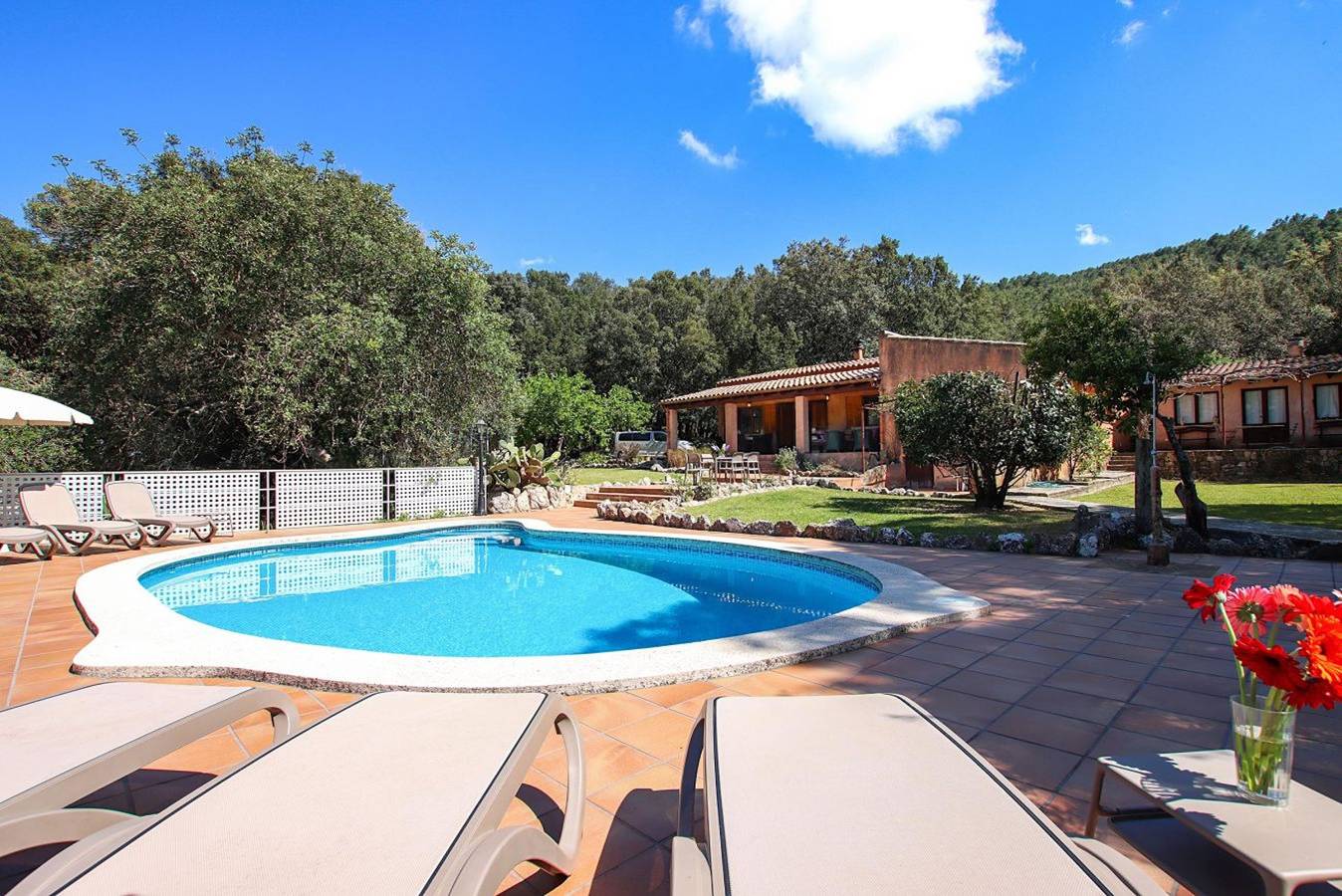 Country Home Casa Porqueres with Mountain View, Pool & Wi-Fi in Torrent de la Vall d'en Marc, Pollença