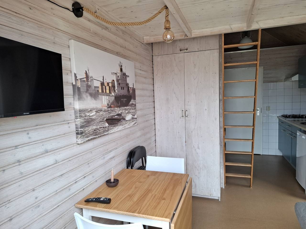 Charmantes Tiny House für 4 Personen mit Terrasse in Ellemeet in Ellemeet, Zeeuwse Kust