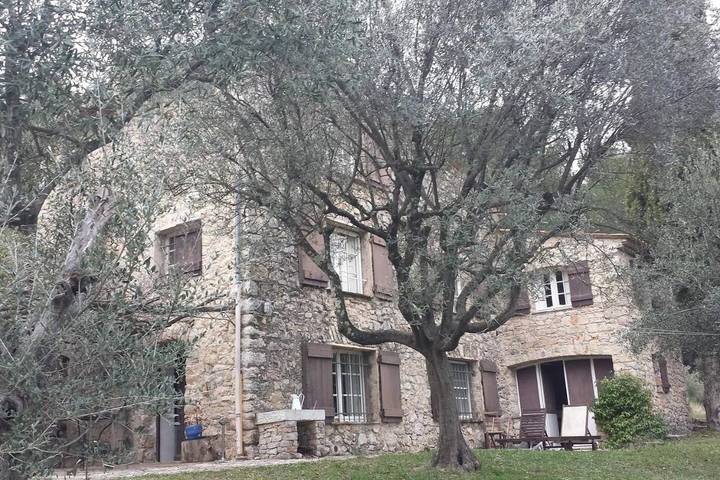 Villa pour 7 personnes, avec vue ainsi que piscine et jardin, animaux acceptés à Seillans - 2