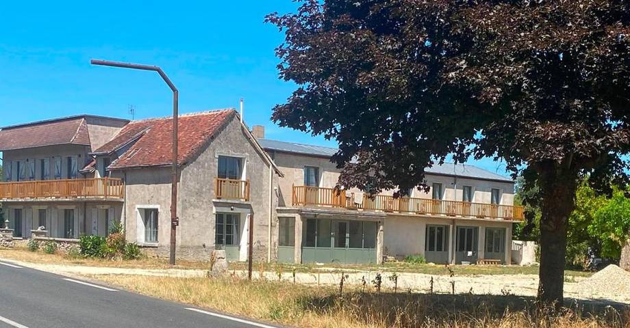 Gîte pour 2 personnes, avec Balcon et Terrasse ainsi que Jardin et Vue à Bridoré