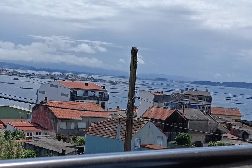Entire apartment, Terramar Apartments Overlooking the sea and close to the beach in the Arousa Estuary in Boiro, Rías Baixas