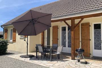 Gîte pour 4 personnes, avec terrasse et jardin à Bretteville-sur-Ay