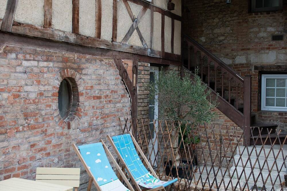 Entire apartment, Charming renovated apartment Petit Andelys in Les Andelys, Les Andelys region