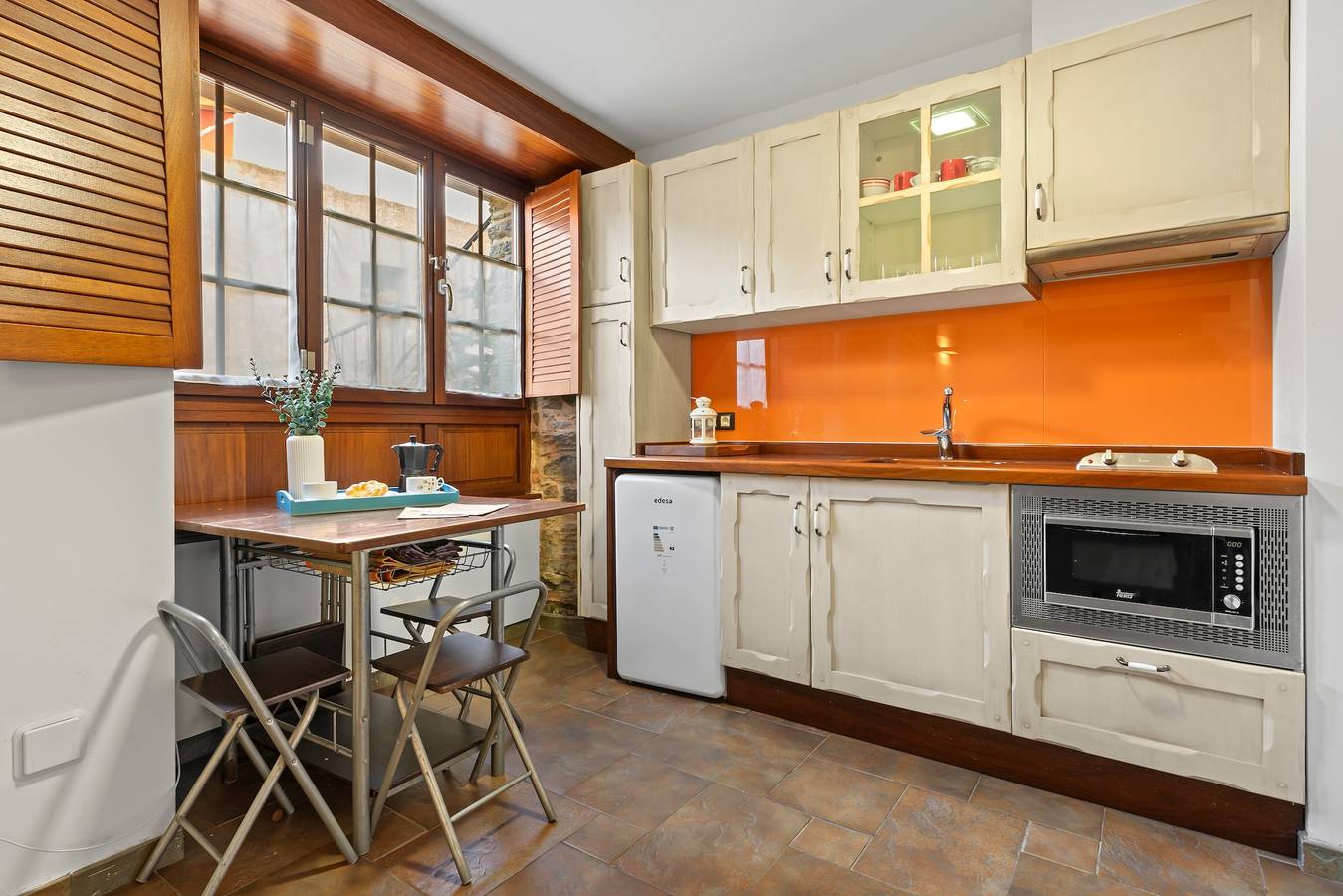 Ganze Wohnung, Ferienwohnung 'R De Alborada Del Eo' mit Bergblick, privater Terrasse und Wi-Fi in Vegadeo, Costa Verde (Spanien)