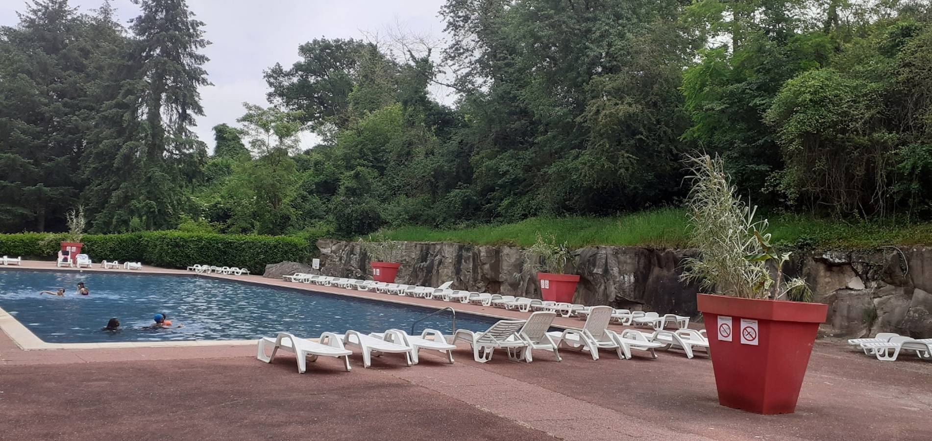 Encantador bungalow con piscina compartida en Saint-Chéron in Saint-Chéron, Essonne