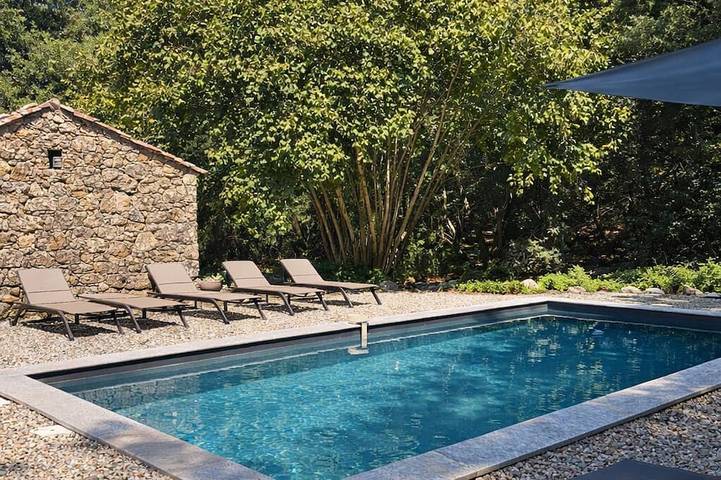 Location de vacances pour 10 personnes, avec piscine, animaux acceptés à Tavera