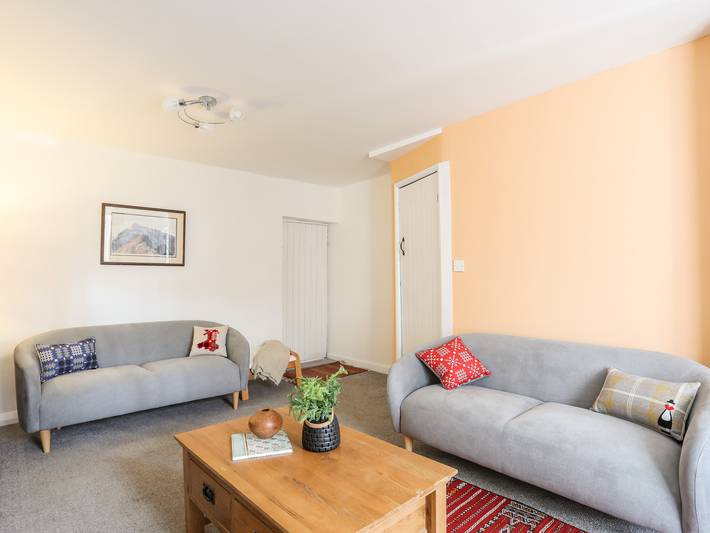 9 Ty Du Road in Llanberis, Llyn Padarn