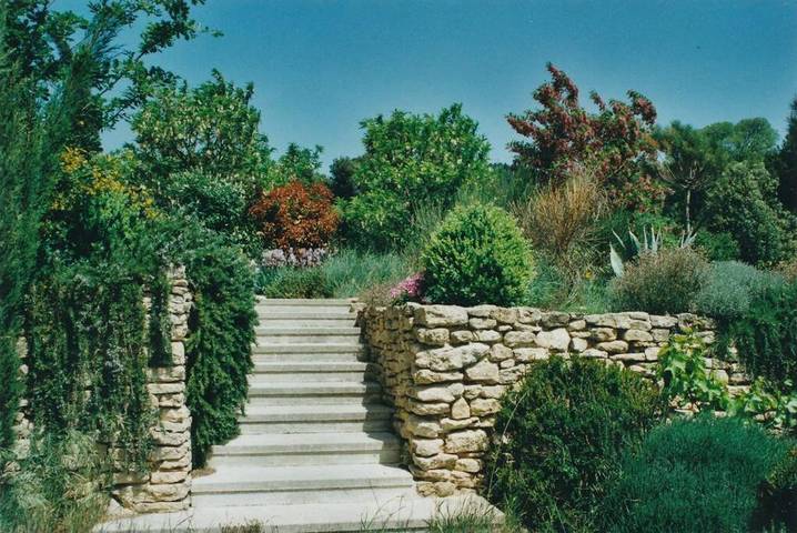 Location de vacances pour 12 personnes, avec piscine ainsi que vue et jardin, adapté aux familles à Cadenet - 2