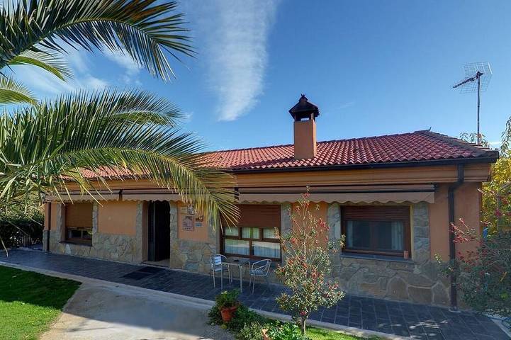 Casa rural para 15 personas, con jardín y terraza - 1