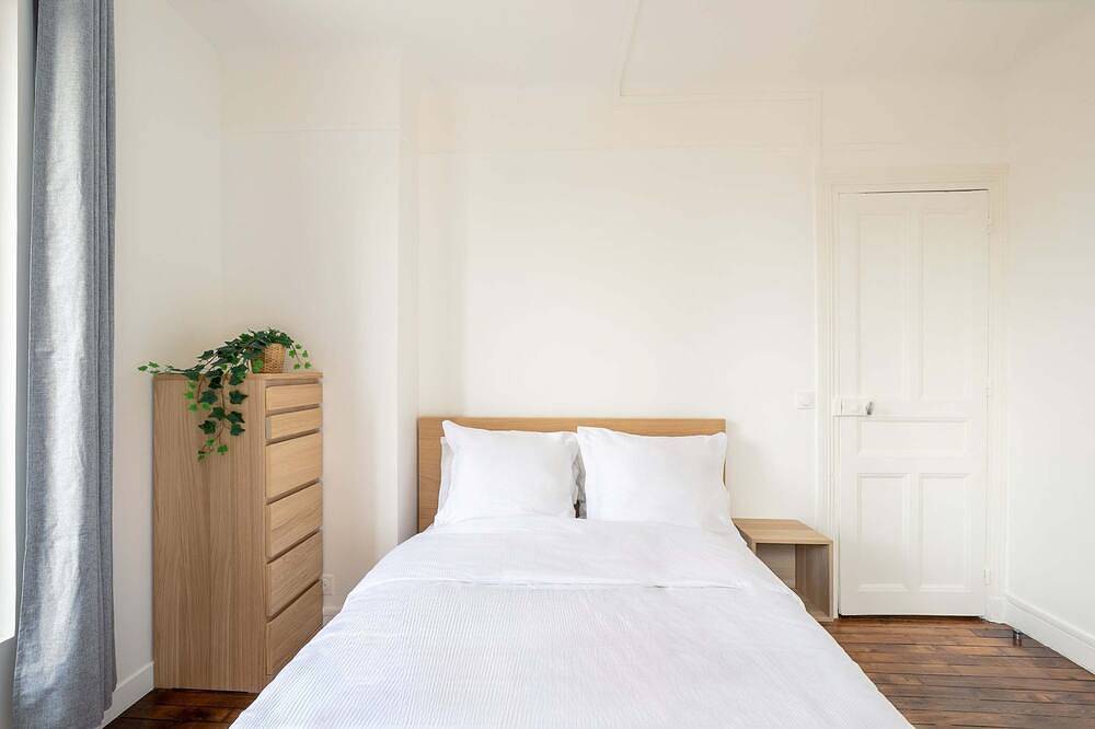 Apartamento entero, Le Dupont - Parking, Metro 13, 15 min Saint Lazare in Asnières-sur-Seine, Altos del Sena