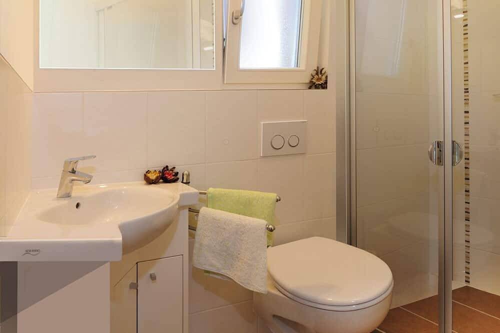 Ganze Wohnung, Neue, komfortable Ferienwohnung für 2 Personen in Dorfnähe mit schönem Ausblick in Feldthurns, Dolomiti Superski