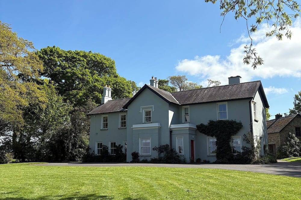 Charming, recently refurbished 19th century 4 bedroom family home in County Wexford
