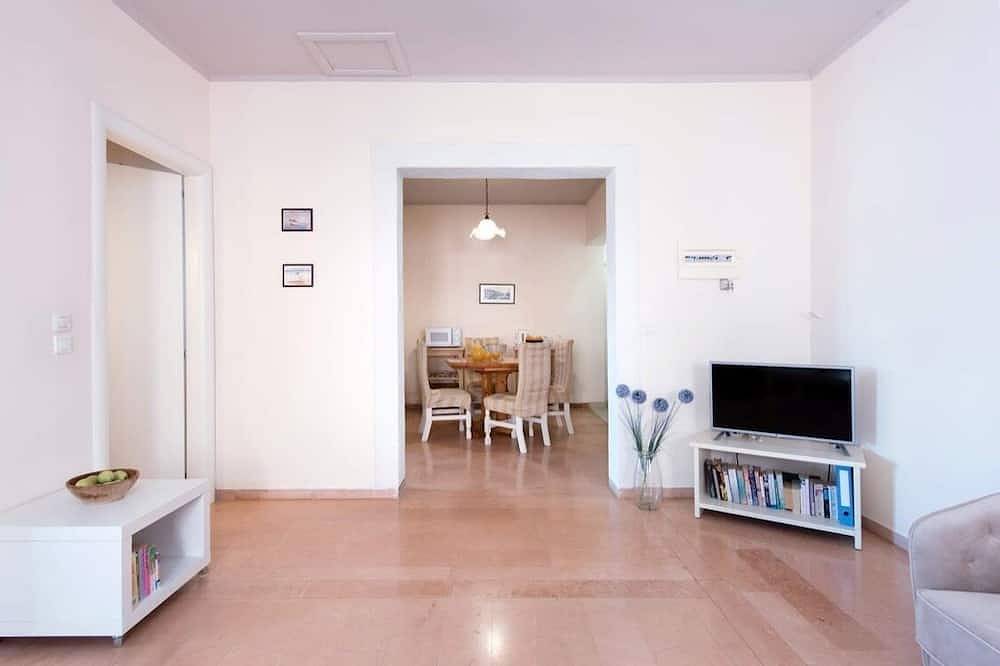 modern 2 bedroom fully furnished apartment over looking the harbour of Kassiopi, foto 6