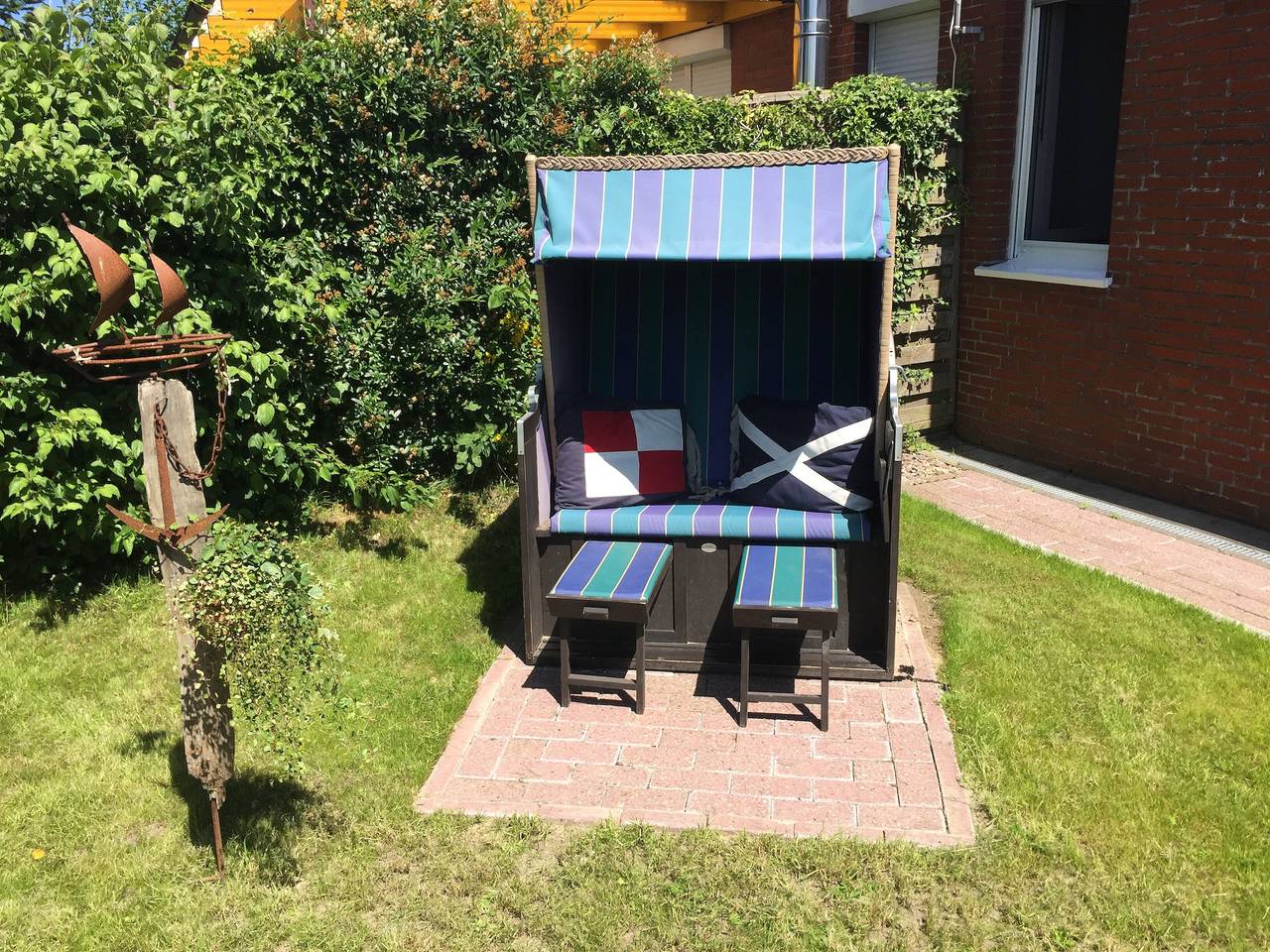 Ferienhaus 'In Strandnähe' mit privater Terrasse, privatem Garten und Wi-Fi in Dornumersiel, Dornum