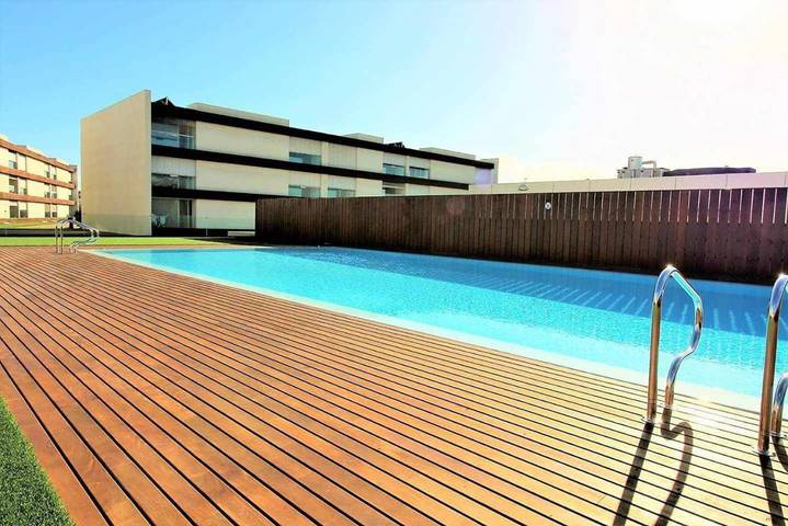 Appartement de vacances pour 6 personnes, avec Balcon et Jardin ainsi que Piscine et Sauna