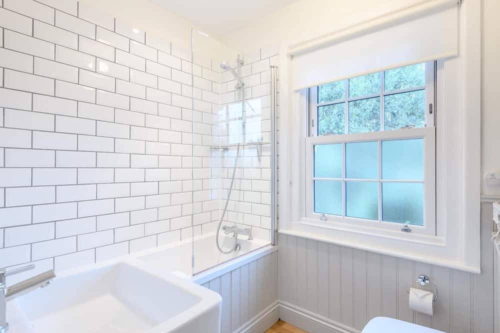 2 Bed in New Milton in Barton on Sea, Hampshire