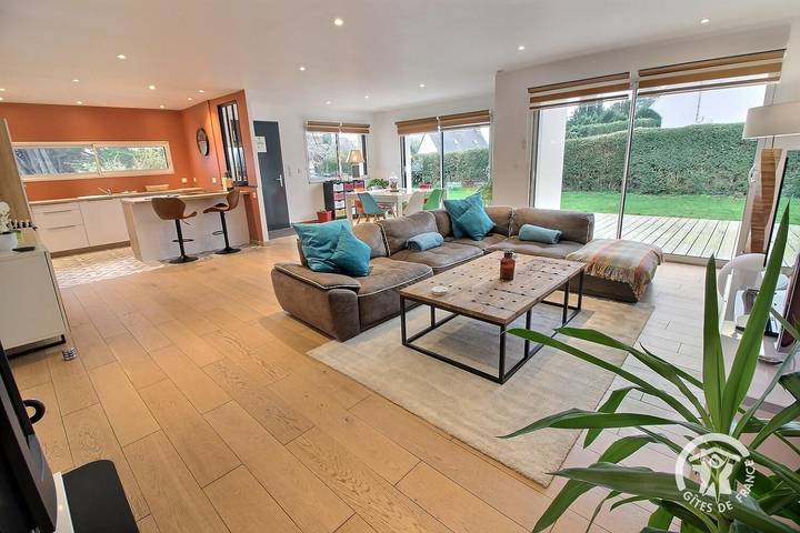 Gîte pour 6 personnes, avec terrasse et jardin à Pleumeur-Bodou