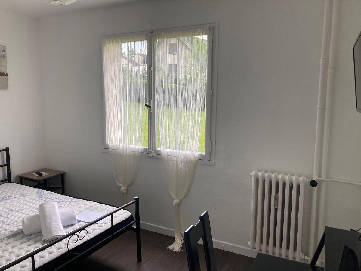 Double Room with Private Bathroom in Vandœuvre-lès-Nancy, Région de Nancy