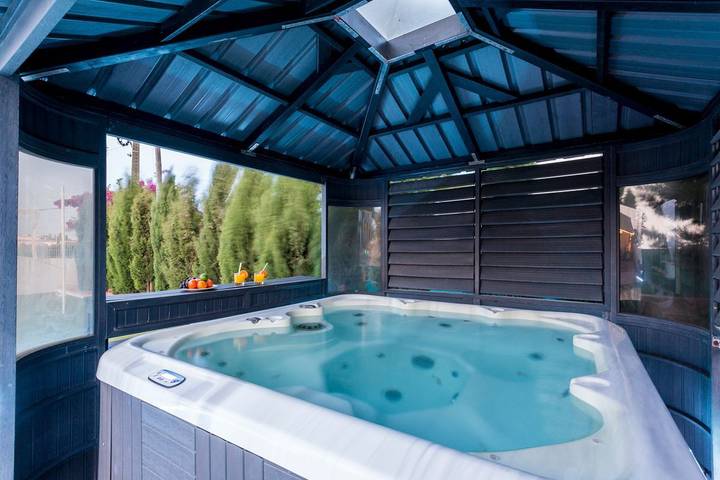 Villa pour 20 personnes, avec terrasse ainsi que sauna et jardin dans Luz - 2