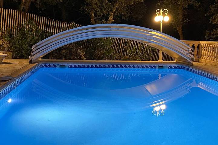 Location de vacances pour 7 personnes, avec jardin et terrasse à Le Thoronet