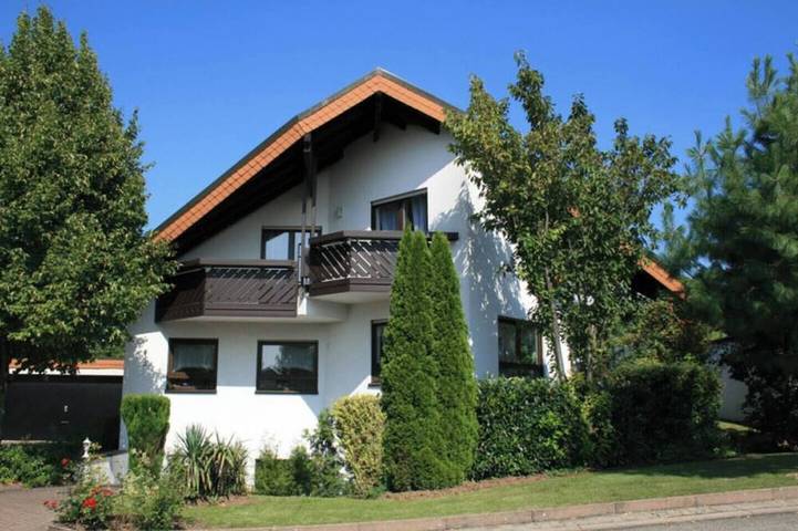 Ferienwohnung für 5 Personen, mit Balkon und Garten in Bretten