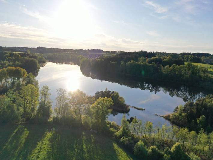 Ganze Ferienwohnung, Rinser See-Hof - Ferienwohnung Morgensonne, 60 qm Obergeschoss, separates Schlafzimmer in Söchtenau, Landkreis Rosenheim
