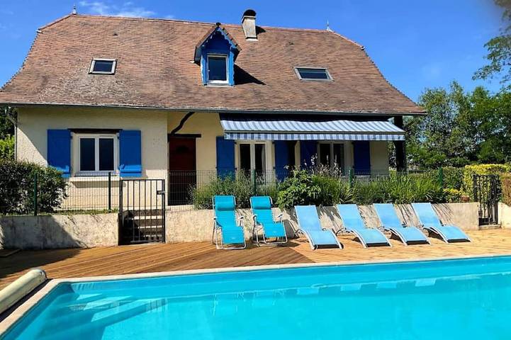 Location de vacances pour 10 personnes, avec jardin à Ogeu-les-Bains