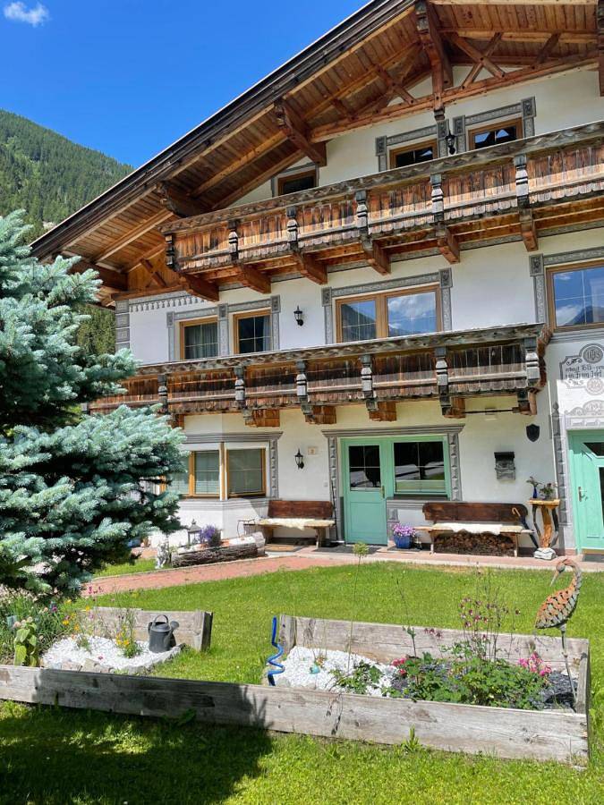 Ferienwohnung für 6 Personen, mit Garten und Pool sowie Ausblick, kinderfreundlich in Neustift im Stubaital - 4