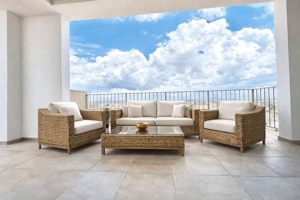 Entire apartment, Elegant Penthouse with Terrace Sinis Coast in Cabras, Stagno di Càbras