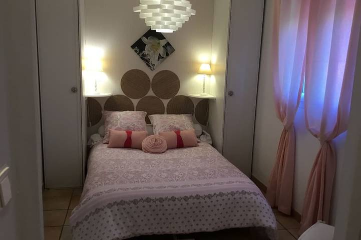 Gîte pour 2 personnes, avec jardin et terrasse à Orange - 2