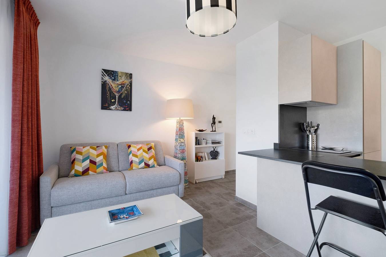 Appartamento intero, Appartamento T2 nuovo vicino al mare e al centro, terrazza privata, Wi-Fi, aria condizionata in Cagnes-sur-Mer, Costa mediterranea (Francia)