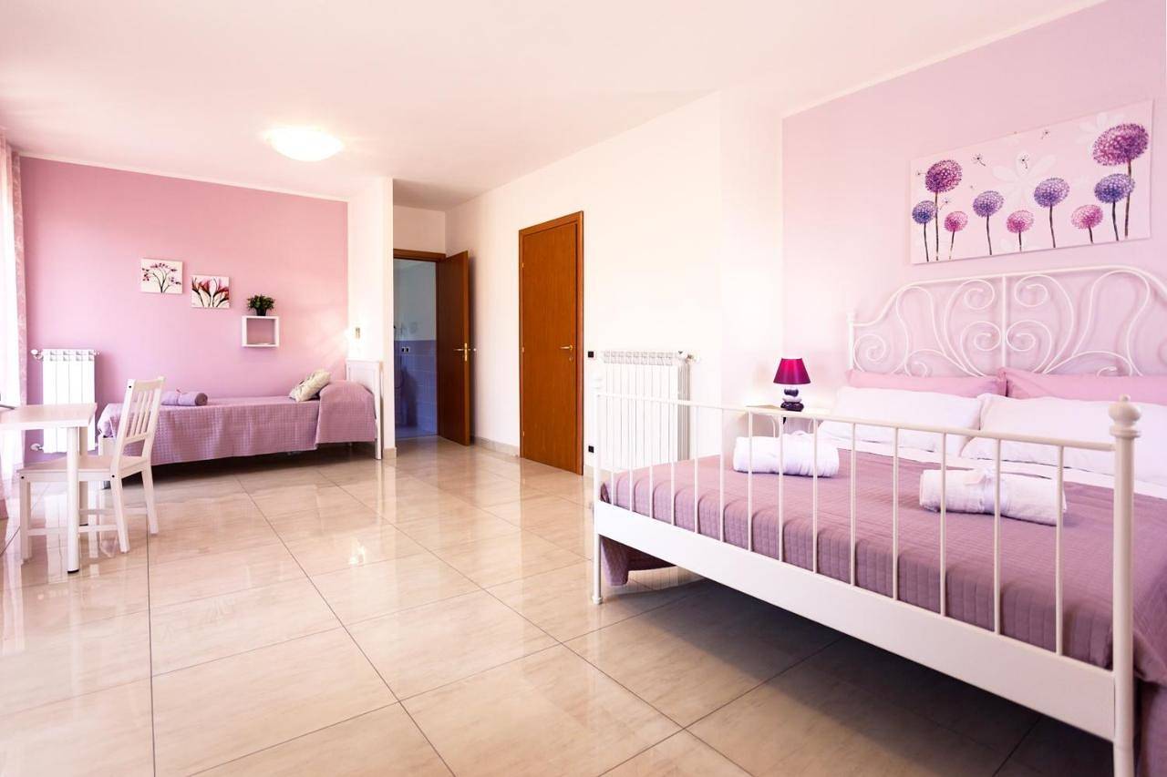 Double Room with Balcony in Paternò, Catania e dintorni