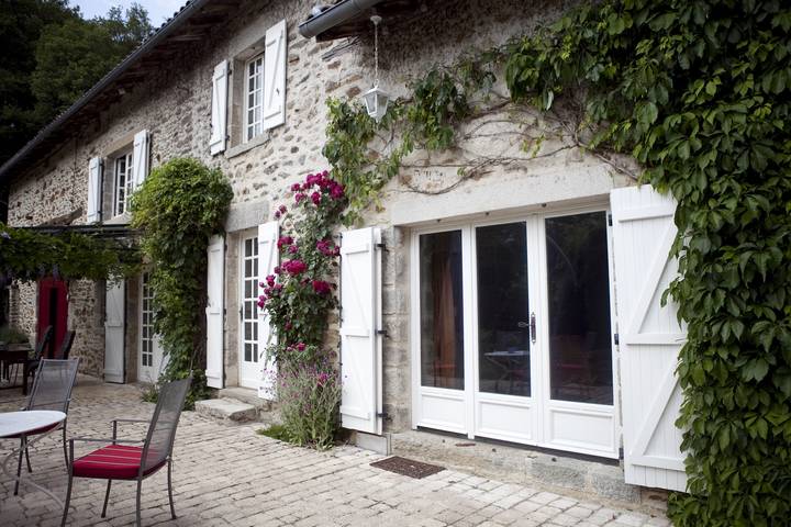 Gîte pour 12 personnes, avec piscine à Saint-Léonard-de-Noblat