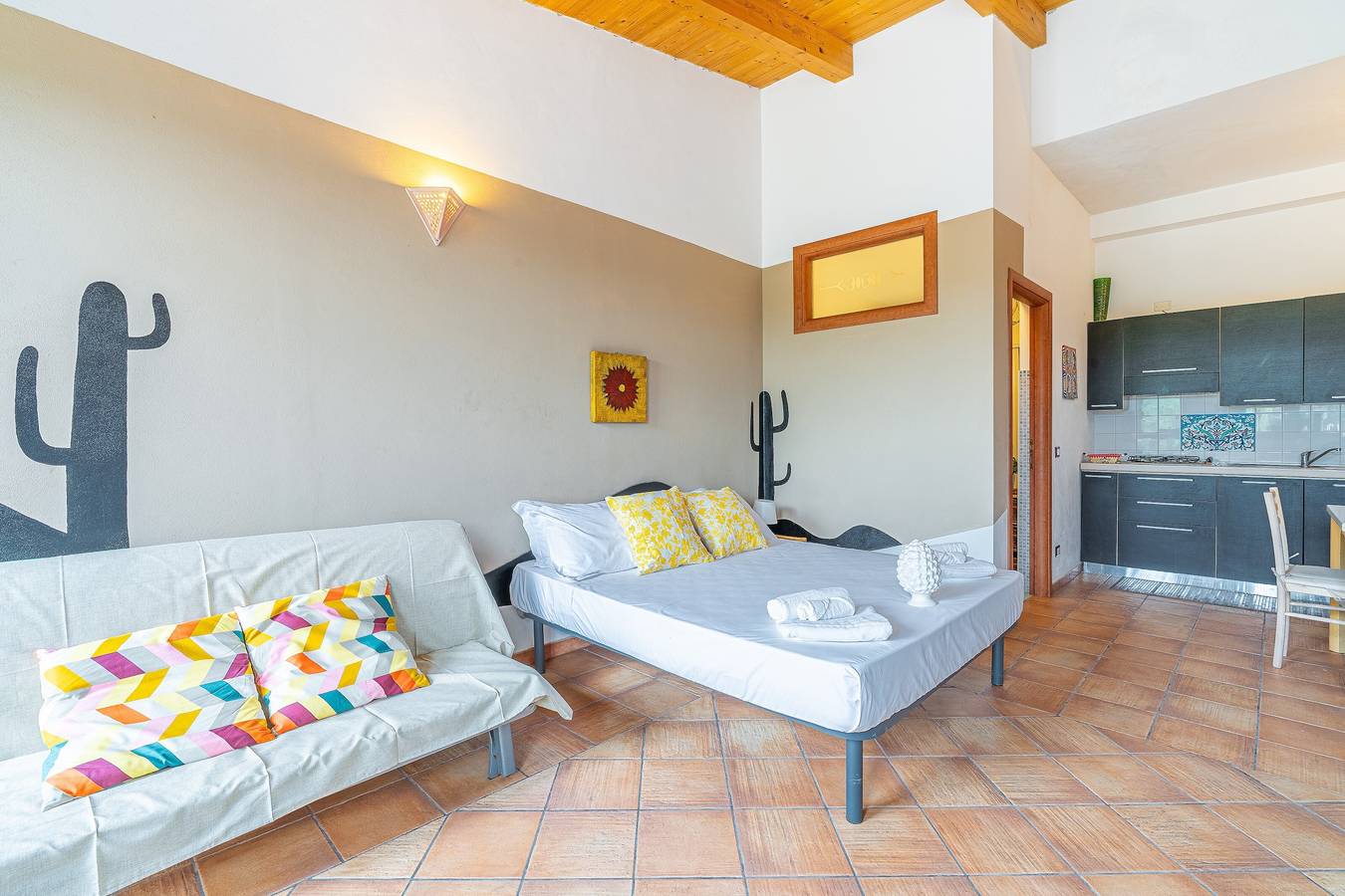 Apartamento entero, Apartamento 'Pathos Retreat Carrubbo' con piscina compartida, Wi-Fi y aire acondicionado in Siracusa, Provincia de Siracusa