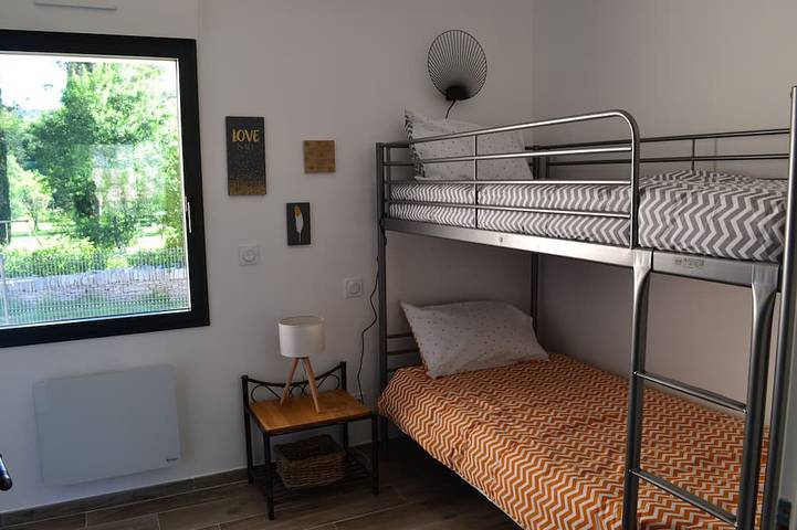 Location de vacances pour 6 personnes, avec jacuzzi ainsi que jardin et terrasse à Claret - 4