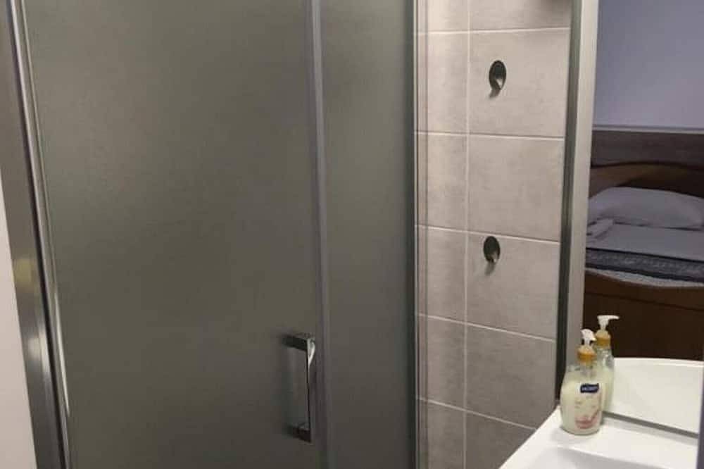 Guesthouse Family Bosnic - Duplex Family Room with Balcony - Gallery - 1 - 2 in Smoljanac, Plitvicemeren