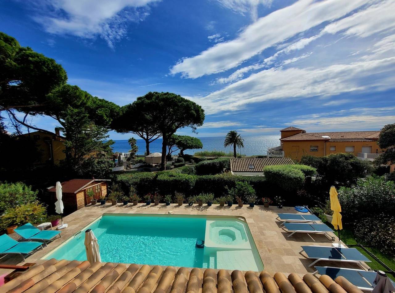 Villa Esmeralda adults only - Chambre Verte in Les Issambres, Roquebrune-sur-Argens