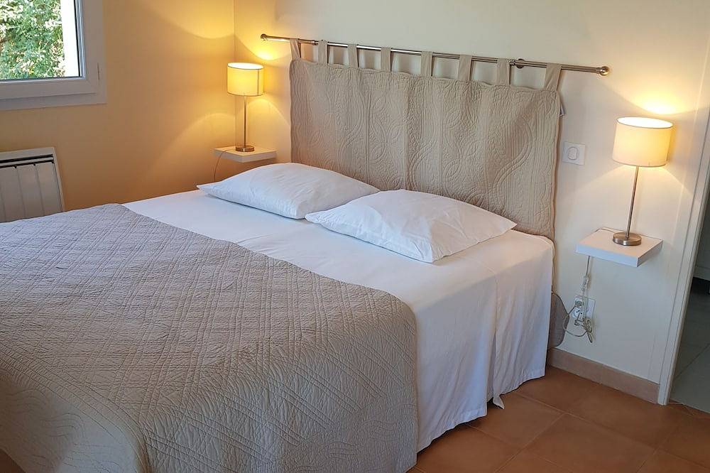 House for 6 people with swimming pool, 10 minutes from the beach in Monticello, Calvi region