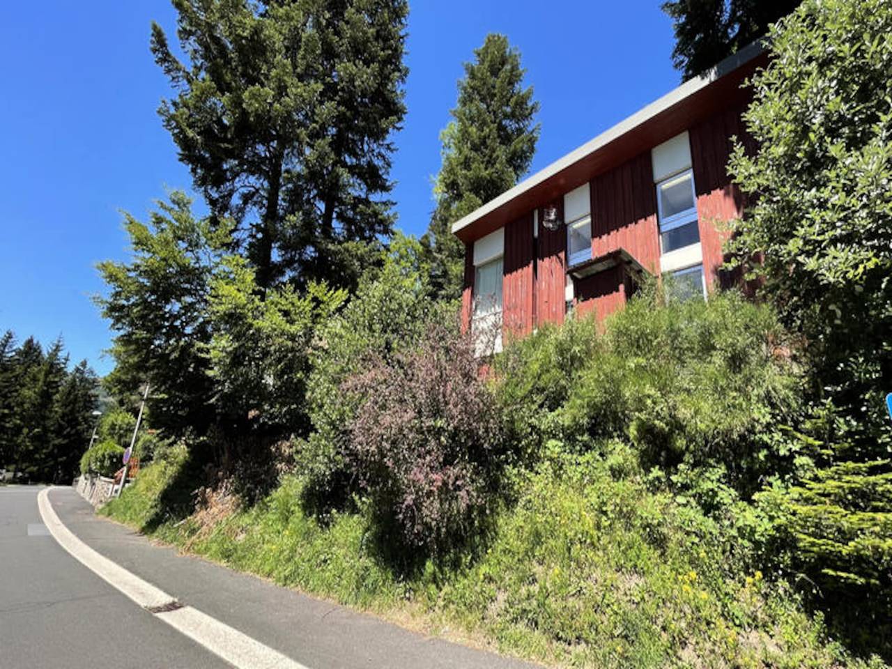 Apartamento entero, Chalet en Rocher du Cerf con acceso a las pistas de esquí in Le Lioran, Laveissière