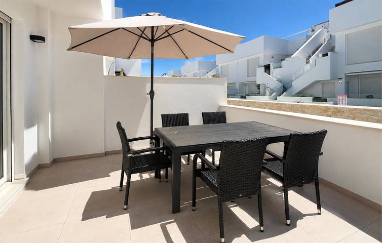 Appartement de vacances entier, Appartement confortable de 109 m² avec piscine, terrasse et Wi-Fi, à 600 m du centre-ville in Pilar de la Horadada, Costa Blanca