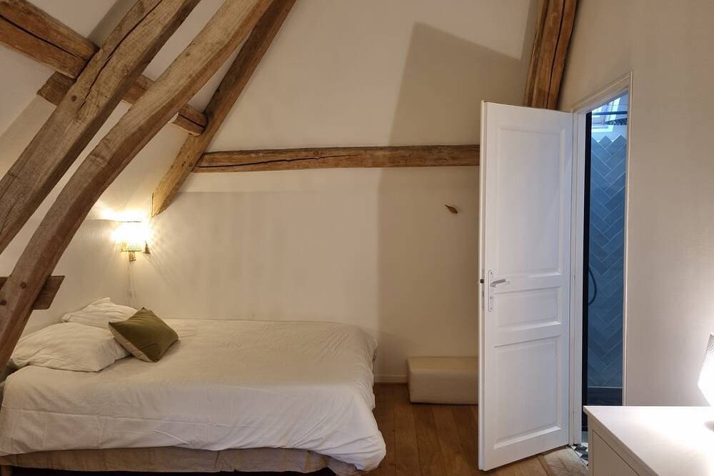 Maison de campagne confortable dans un grand jardin in Moutiers-au-Perche, Parc naturel régional du Perche