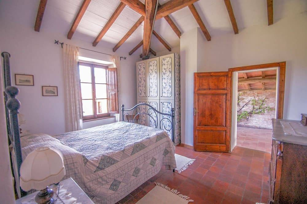 House with private pool at 2,8 km from Castiglione di Garfagnana. Panoramic view in Villa Collemandina, Garfagnana