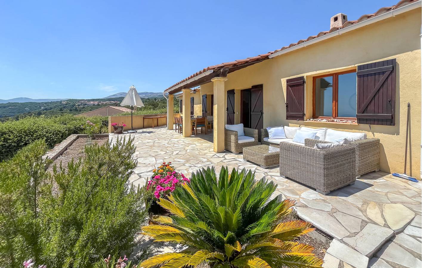 Charmant appartement de 2 chambres avec piscine et terrasse à Mons (Var) in Mons (Var), Région de Draguignan